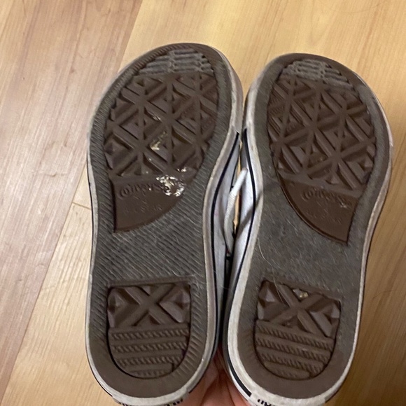 Girls Kids Sz 13 Converse Chuck Taylor All Star Low Strawberry Print Sneakers - Picture 9 of 10